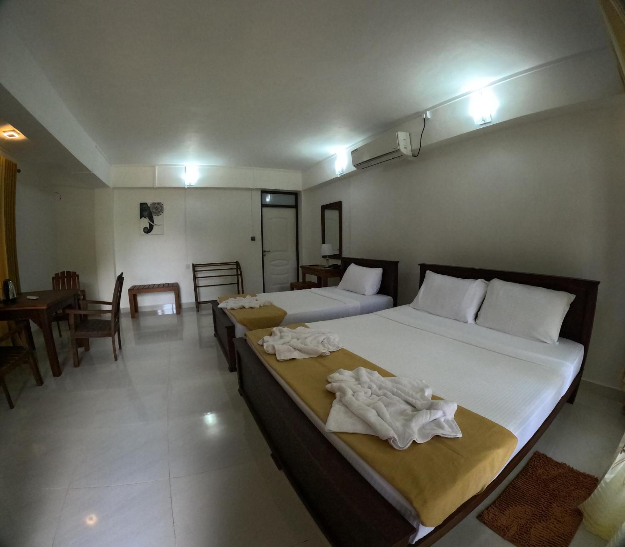 Spice Village Hotel & Restaurant Habarana Exterior photo